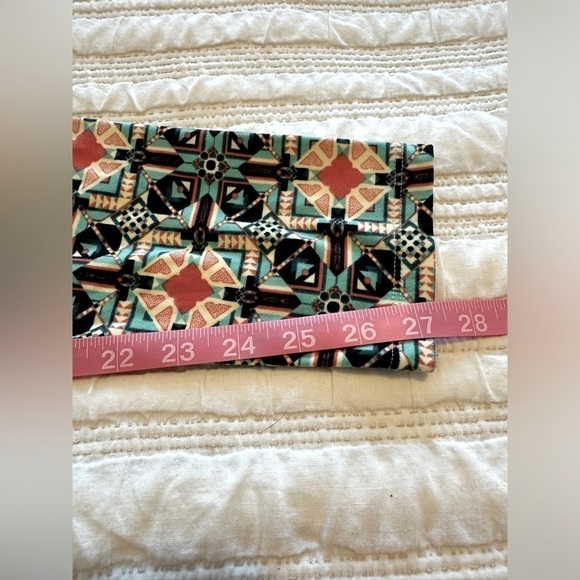 LuLaRoe Tall and Curvy Leggings - Picture 4 of 8